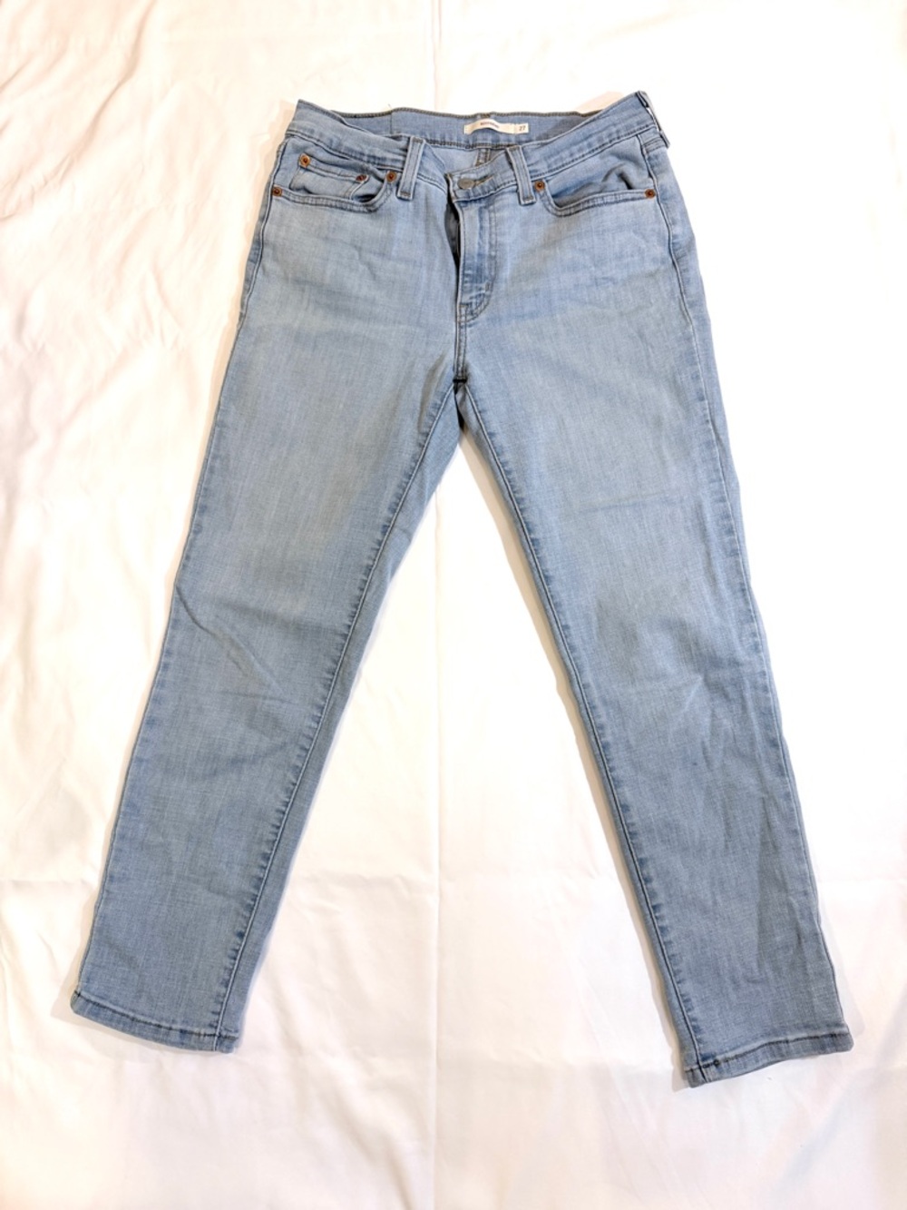 Levi’s Boyfriend Light Blue Women’s Slim Cropped Jeans Size 27
